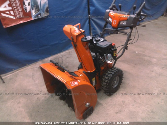 091218M005446 - 2018 HUSQVARNA SNOWBLOWER  ORANGE photo 2