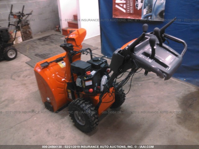 091218M005446 - 2018 HUSQVARNA SNOWBLOWER  ORANGE photo 3