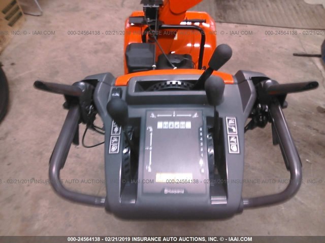 091218M005446 - 2018 HUSQVARNA SNOWBLOWER  ORANGE photo 7