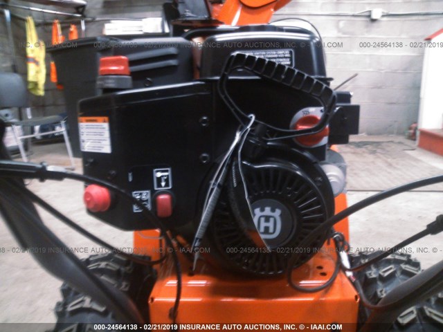 091218M005446 - 2018 HUSQVARNA SNOWBLOWER  ORANGE photo 8