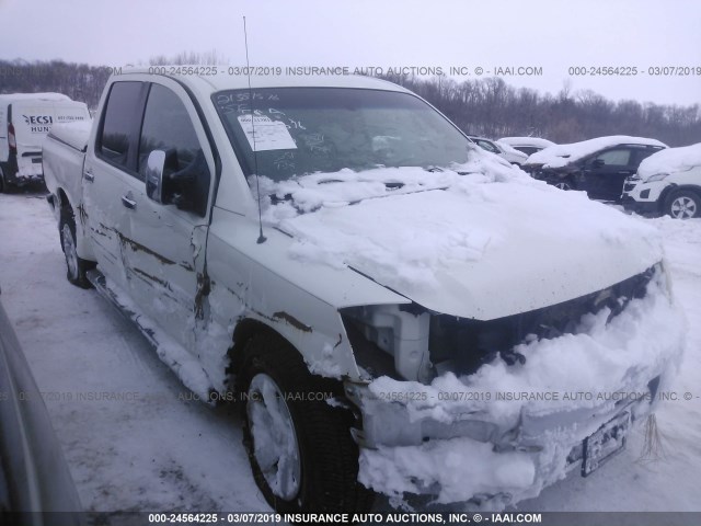 1N6BA07A05N524079 - 2005 NISSAN TITAN XE/SE/LE WHITE photo 1