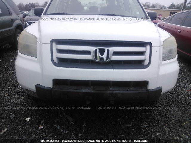 5FNYF28177B040453 - 2007 HONDA PILOT LX WHITE photo 6