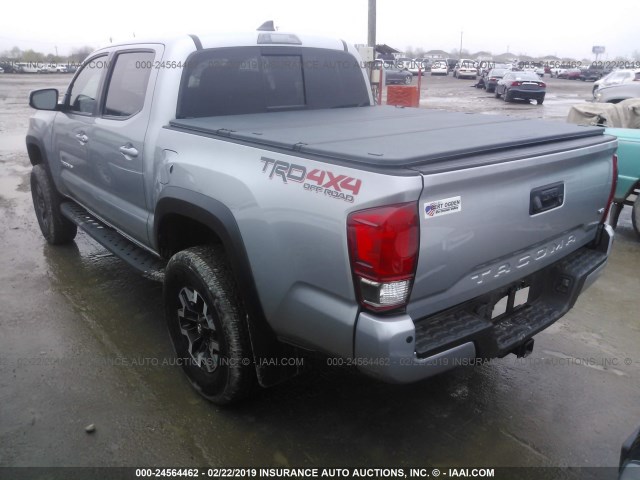 5TFCZ5ANXHX084258 - 2017 TOYOTA TACOMA DOUBLE CAB/SR/SR5/TRD SPO SILVER photo 3