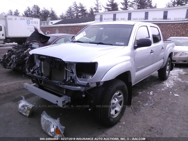 5TFLU4EN8BX010945 - 2011 TOYOTA TACOMA DOUBLE CAB 银色 照片 2