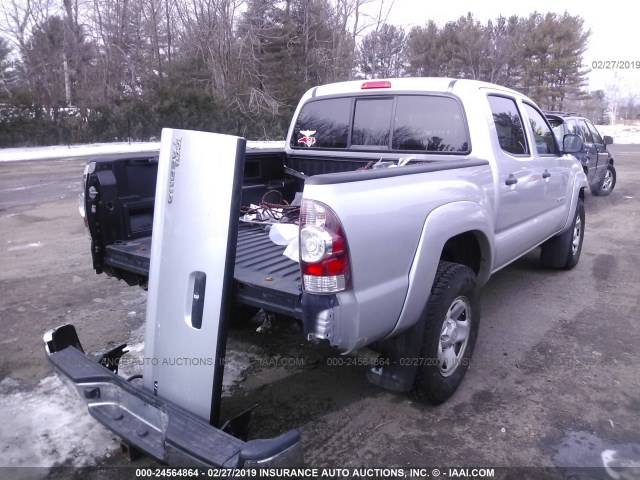 5TFLU4EN8BX010945 - 2011 TOYOTA TACOMA DOUBLE CAB 银色 照片 4