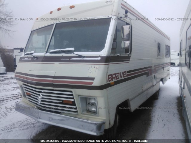 10F45L158798 - 1980 WINNEBAGO BRAVE WHITE photo 2