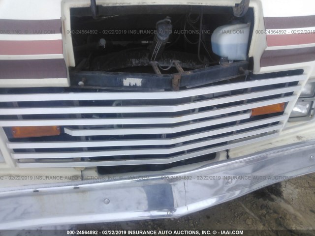 10F45L158798 - 1980 WINNEBAGO BRAVE WHITE photo 6