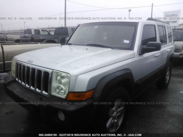 1J8HH48K88C167668 - 2008 JEEP COMMANDER SPORT SILVER photo 2