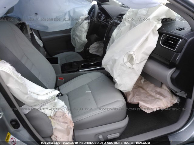 4T1BK1FK8HU585329 - 2017 TOYOTA CAMRY XSE/XLE Gümüş foto 5