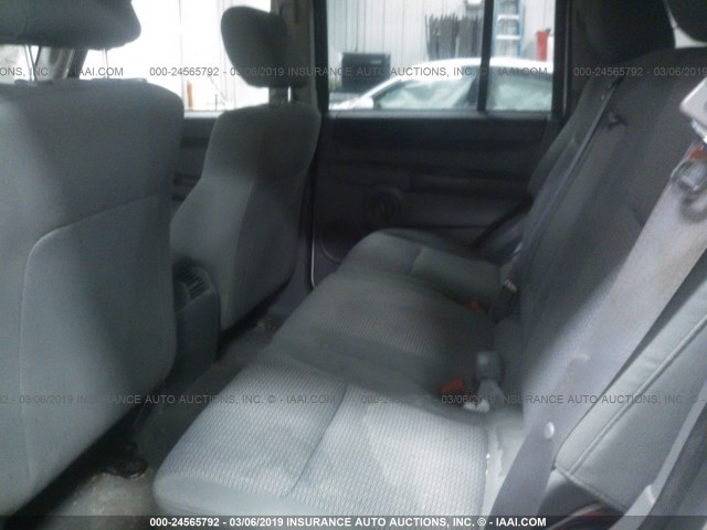 1J8HG48K07C690362 - 2007 JEEP COMMANDER WHITE photo 8