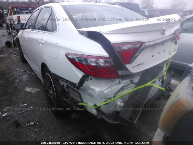 4T1BF1FKXGU180611 - 2016 TOYOTA CAMRY LE/XLE/SE/XSE WHITE photo 6