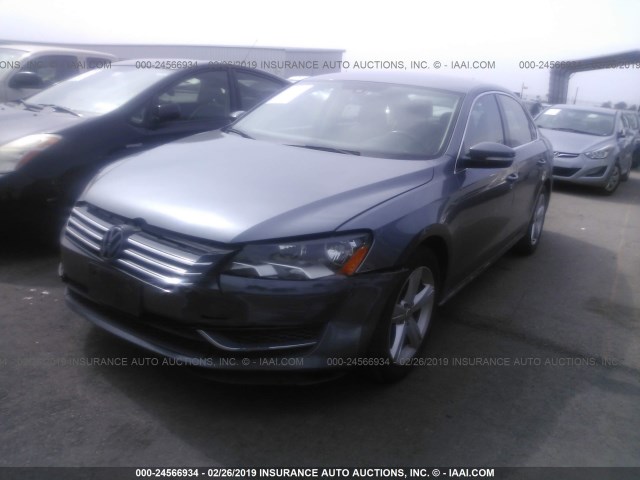 1VWBP7A35DC104779 - 2013 VOLKSWAGEN PASSAT SE GRAY photo 2