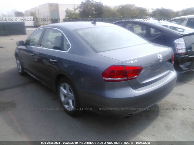 1VWBP7A35DC104779 - 2013 VOLKSWAGEN PASSAT SE GRAY photo 3