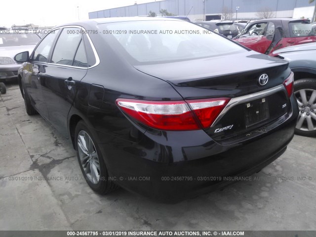 4T1BF1FK9FU041553 - 2015 TOYOTA CAMRY LE/XLE/SE/XSE 黑色 照片 3