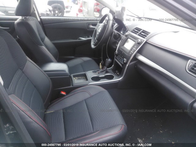 4T1BF1FK9FU041553 - 2015 TOYOTA CAMRY LE/XLE/SE/XSE 黑色 照片 5