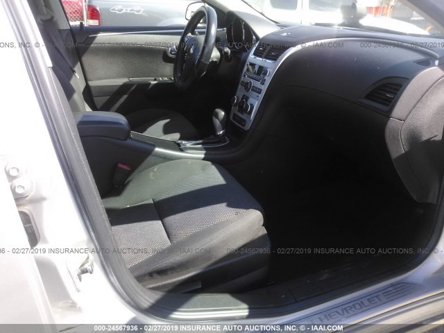 1G1ZC5E02AF238833 - 2010 CHEVROLET MALIBU 1LT ვერცხლისფერი ფოტო 5