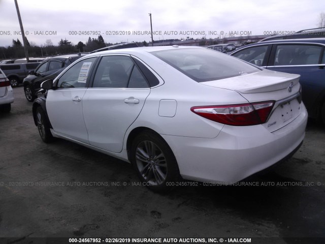 4T1BF1FK2GU222463 - 2016 TOYOTA CAMRY LE/XLE/SE/XSE 白色 照片 3