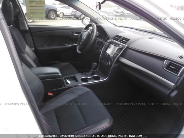 4T1BF1FK2GU222463 - 2016 TOYOTA CAMRY LE/XLE/SE/XSE 白色 照片 5