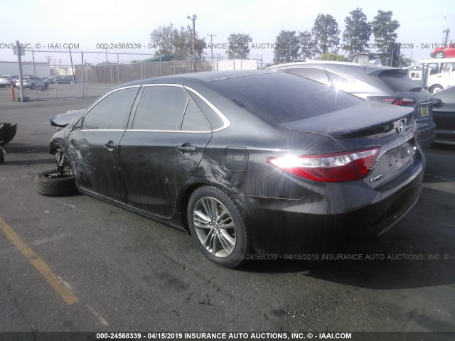 4T1BF1FK0GU550013 - 2016 TOYOTA CAMRY LE/XLE/SE/XSE BLACK photo 3