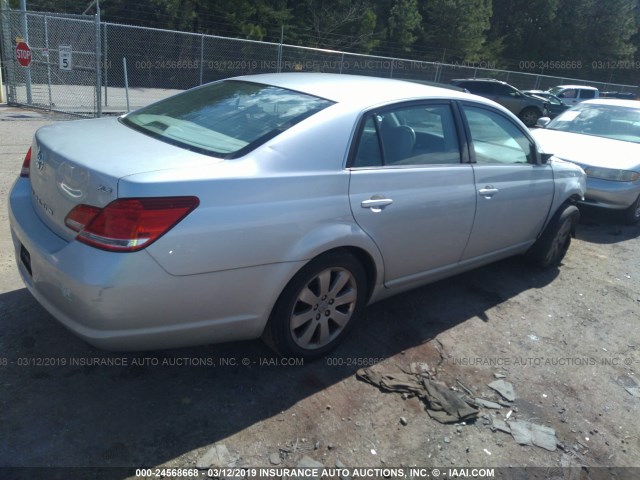 4T1BK36B86U063633 - 2006 TOYOTA AVALON XL/XLS/TOURING/LIMITED SILVER photo 4