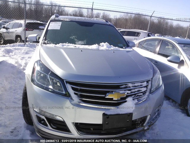 1GNKVHKD3FJ117672 - 2015 CHEVROLET TRAVERSE LT SILVER photo 6