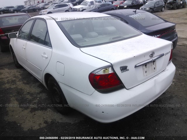 4T1BE32K35U550282 - 2005 TOYOTA CAMRY LE/XLE/SE WHITE photo 3