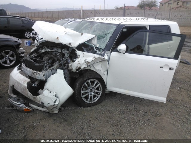 JTLZE4FE1CJ018688 - 2012 TOYOTA SCION XB WHITE photo 2