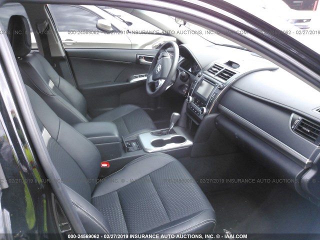 4T1BF1FK0EU431911 - 2014 TOYOTA CAMRY L/SE/LE/XLE 黑色 照片 5