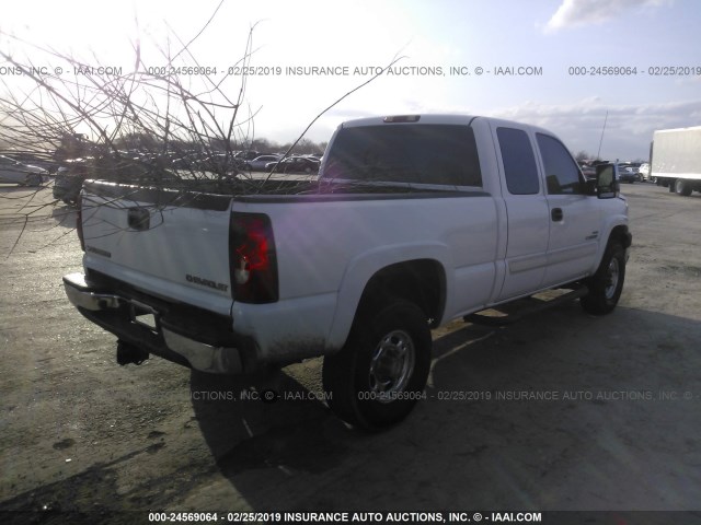 1GCHC29194E124116 - 2004 CHEVROLET SILVERADO C2500 HEAVY DUTY WHITE photo 4