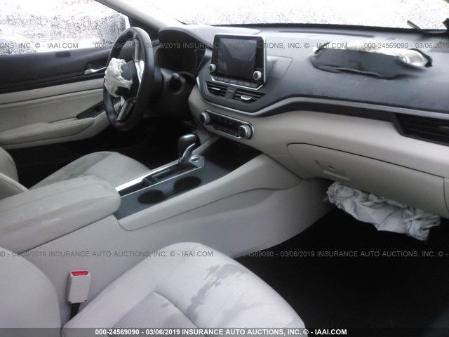 1N4BL4BV6KC122451 - 2019 NISSAN ALTIMA WHITE photo 5