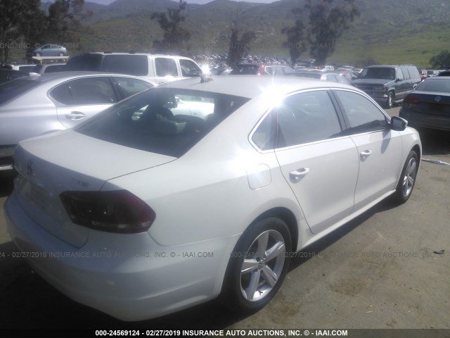 1VWBT7A35EC080061 - 2014 VOLKSWAGEN PASSAT SE WHITE photo 4