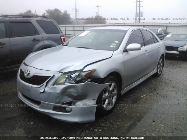 4T1BK46K87U011099 - 2007 TOYOTA CAMRY NEW GENERAT LE/XLE/SE SILVER photo 2