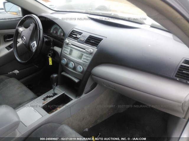 4T1BE46K27U018699 - 2007 TOYOTA CAMRY NEW GENERAT CE/LE/XLE/SE SILVER photo 5