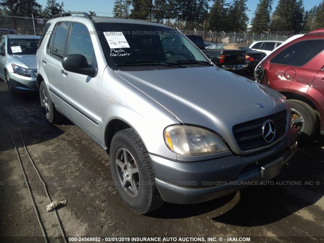 4JGAB54E4WA041893 - 1998 MERCEDES-BENZ ML 320 SILVER photo 1