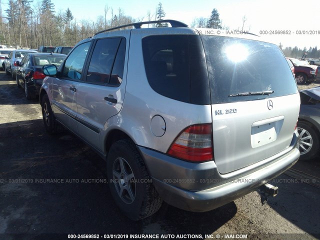 4JGAB54E4WA041893 - 1998 MERCEDES-BENZ ML 320 SILVER photo 3