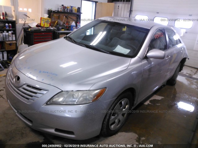 4T4BE46K19R099915 - 2009 TOYOTA CAMRY SE/LE/XLE SILVER photo 2