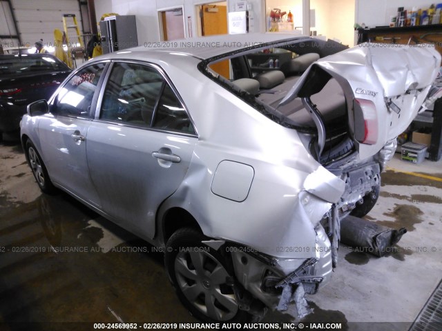 4T4BE46K19R099915 - 2009 TOYOTA CAMRY SE/LE/XLE SILVER photo 3