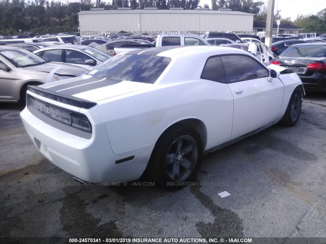 2C3CDYAG2CH167573 - 2012 DODGE CHALLENGER SXT WHITE photo 4