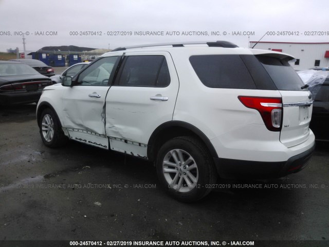 1FMHK7D85CGB04366 - 2012 FORD EXPLORER XLT WHITE photo 3