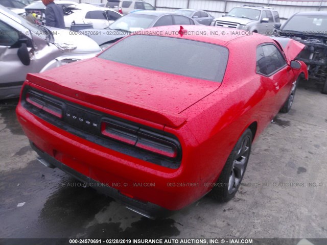 2C3CDZAT0FH712094 - 2015 DODGE CHALLENGER SXT RED photo 4