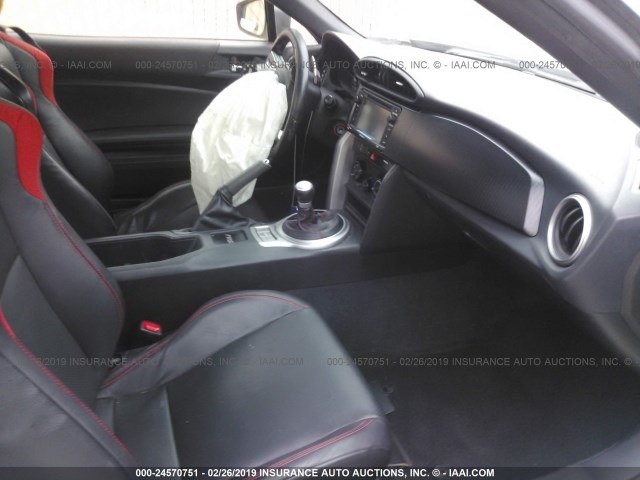 JF1ZNAA16D2730291 - 2013 TOYOTA SCION FR-S WHITE photo 5