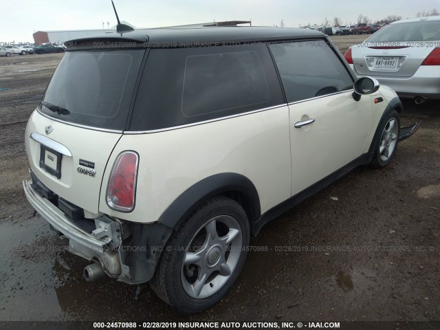 WMWRC33515TK61891 - 2005 MINI COOPER WHITE photo 4