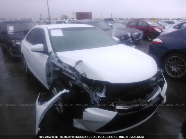 4T1BF1FKXGU243593 - 2016 TOYOTA CAMRY LE/XLE/SE/XSE 白色 照片 1