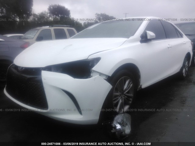4T1BF1FKXGU243593 - 2016 TOYOTA CAMRY LE/XLE/SE/XSE 白色 照片 2