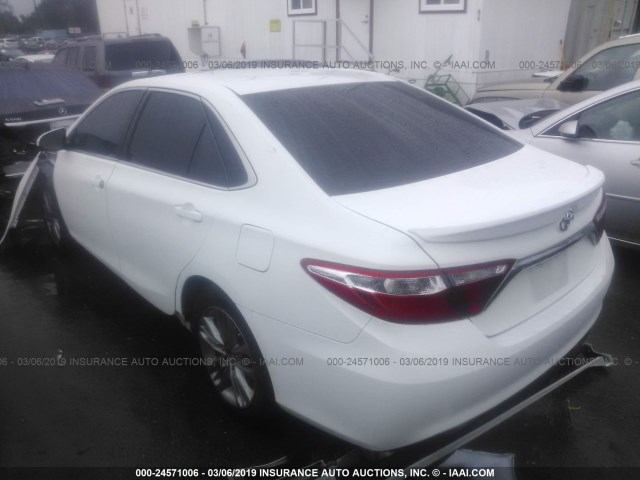 4T1BF1FKXGU243593 - 2016 TOYOTA CAMRY LE/XLE/SE/XSE 白色 照片 3