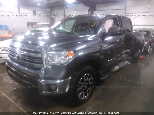 5TFDW5F10GX557277 - 2016 TOYOTA Tundra CREWMAX SR5/TRD PRO 灰色 照片 2