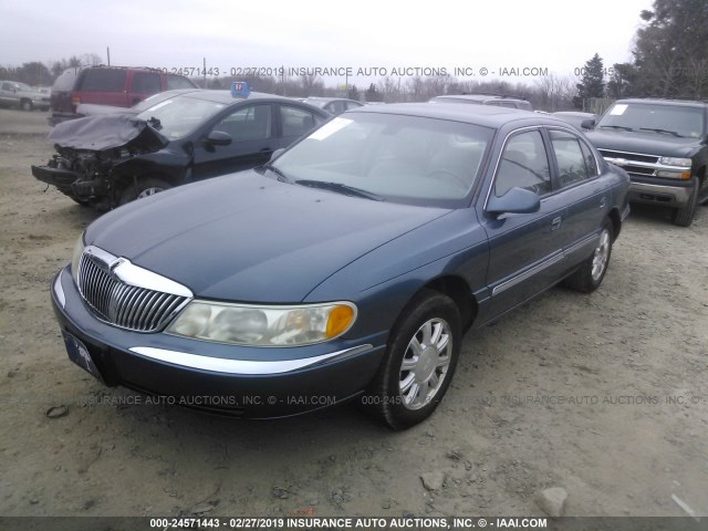 1LNHM97V91Y619319 - 2001 LINCOLN CONTINENTAL  BLUE photo 2