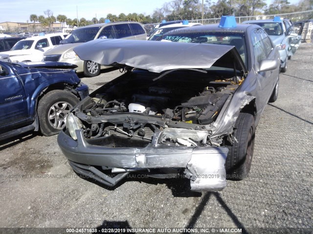 4T1BG22K0YU663079 - 2000 TOYOTA CAMRY CE/LE/XLE GRAY photo 6