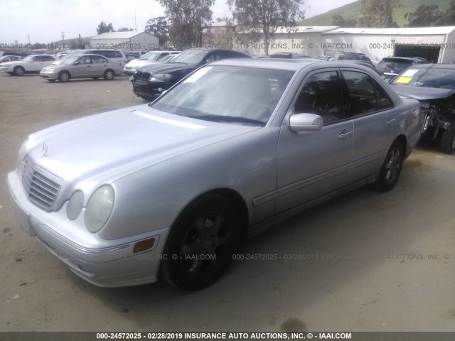 WDBJF65J72B485640 - 2002 MERCEDES-BENZ E 320 SILVER photo 2