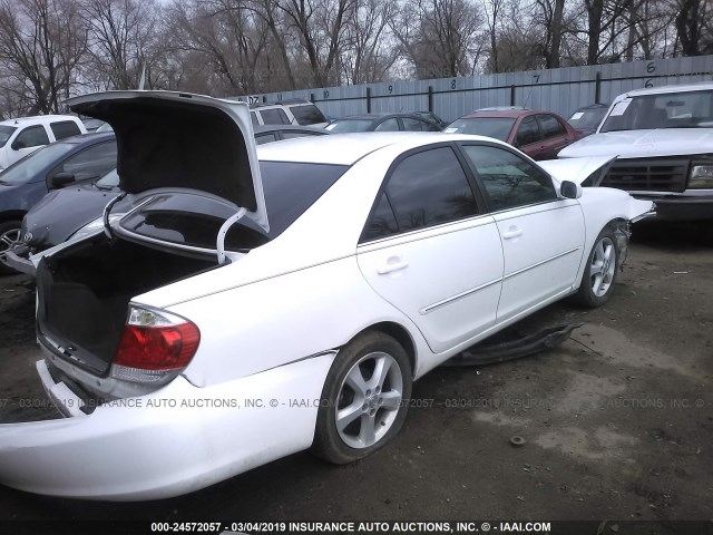 JTDBE32KX63043925 - 2006 TOYOTA CAMRY LE/XLE WHITE photo 4
